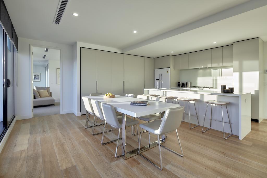 381 Cremorne Aparthotel Melbourne Exterior foto A kitchen in a typical apartment